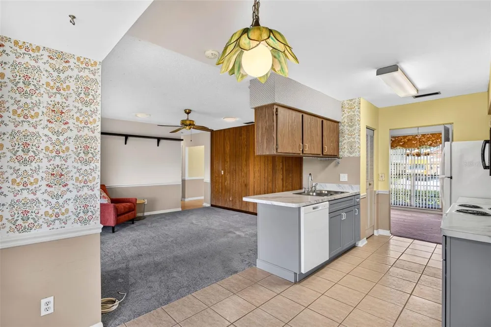 8512 WOODWICK COURT Tampa, FL 33615
