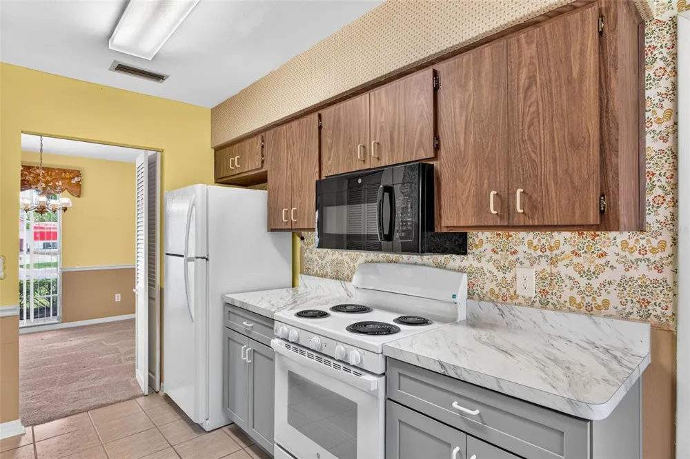 8512 WOODWICK COURT Tampa, FL 33615