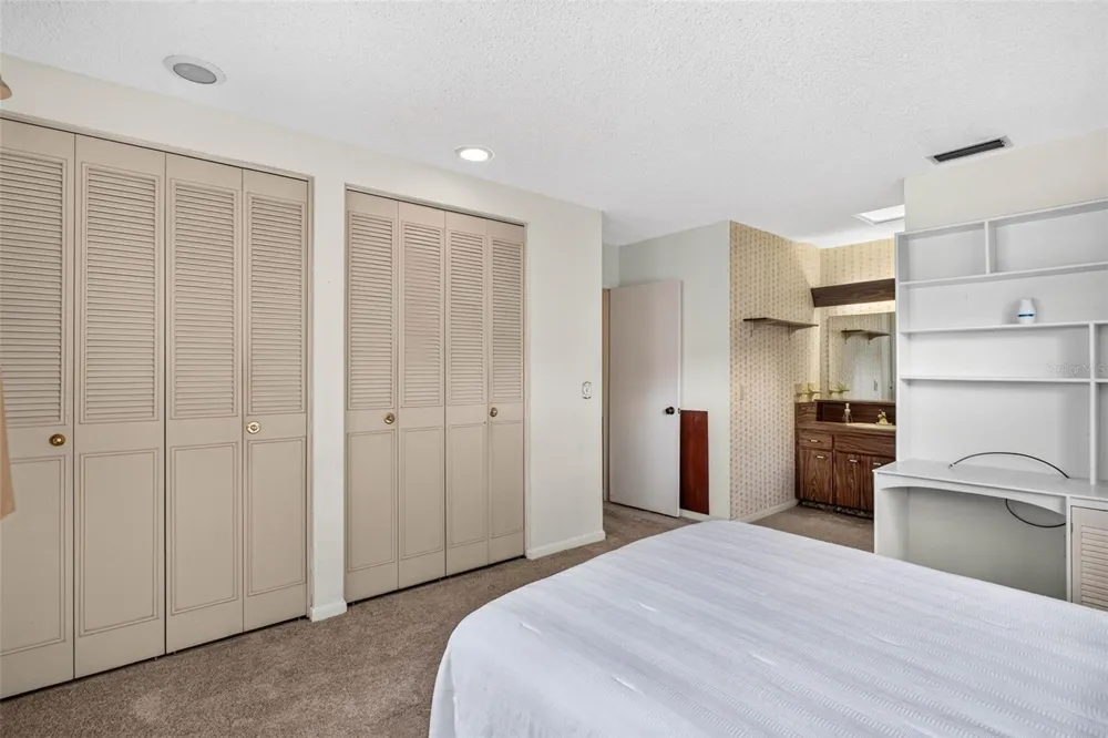 8512 WOODWICK COURT Tampa, FL 33615