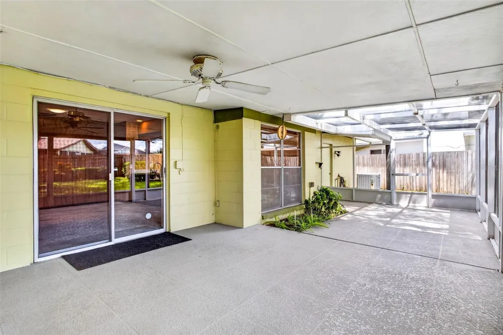 8512 WOODWICK COURT Tampa, FL 33615