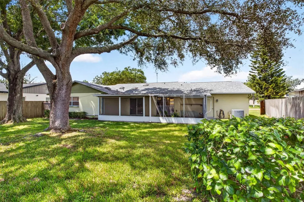 8512 WOODWICK COURT Tampa, FL 33615