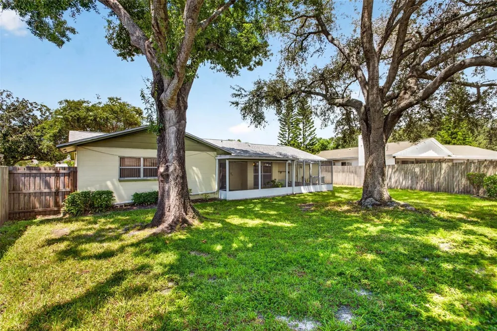 8512 WOODWICK COURT Tampa, FL 33615