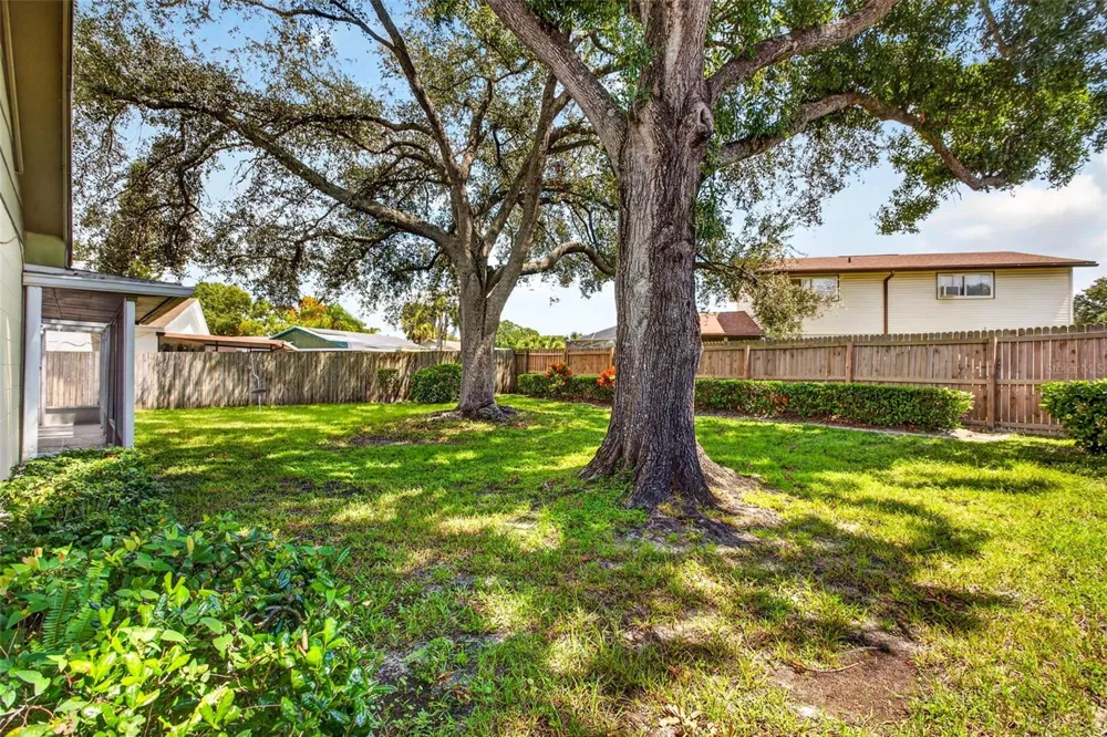 8512 WOODWICK COURT Tampa, FL 33615