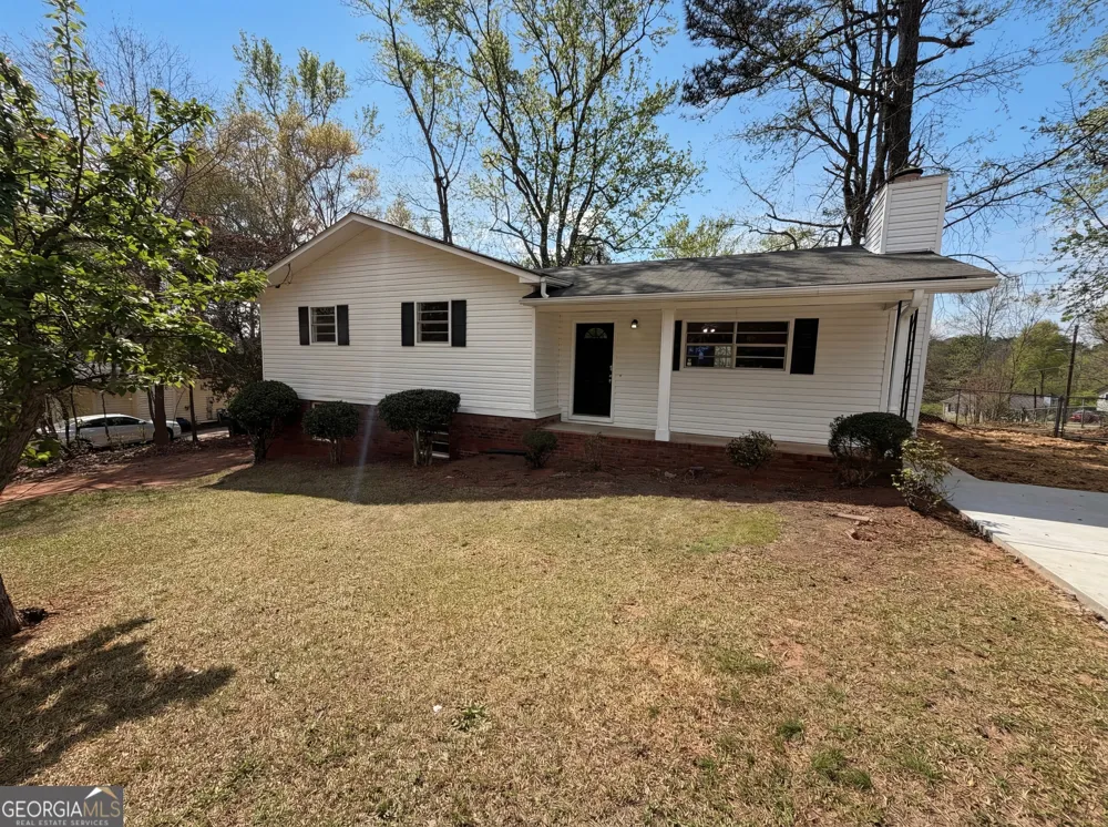 2405 Eric LN Douglasville, GA 30135