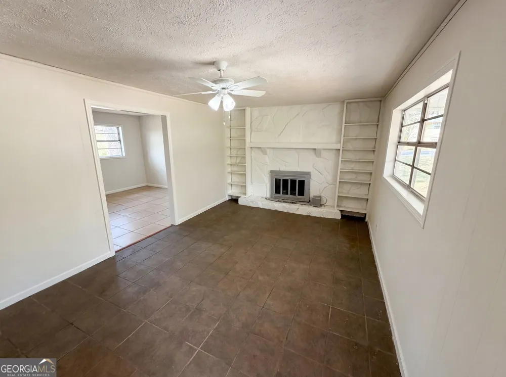 2405 Eric LN Douglasville, GA 30135