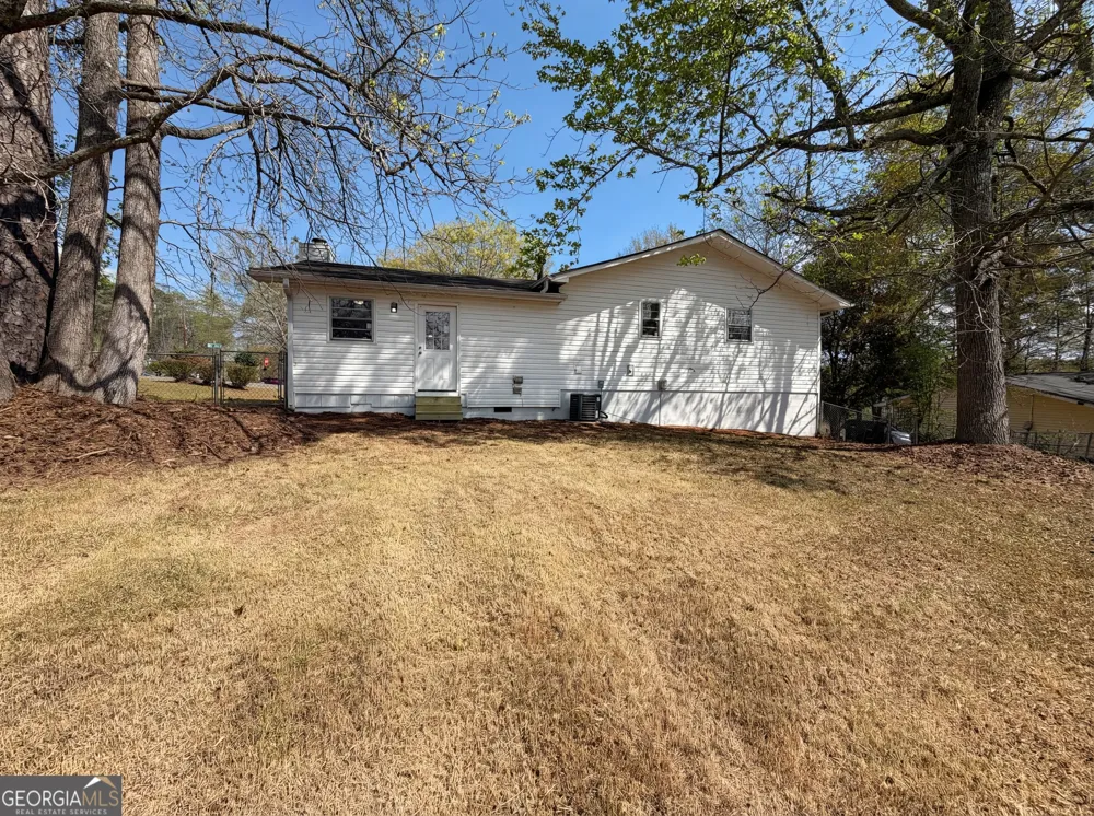 2405 Eric LN Douglasville, GA 30135