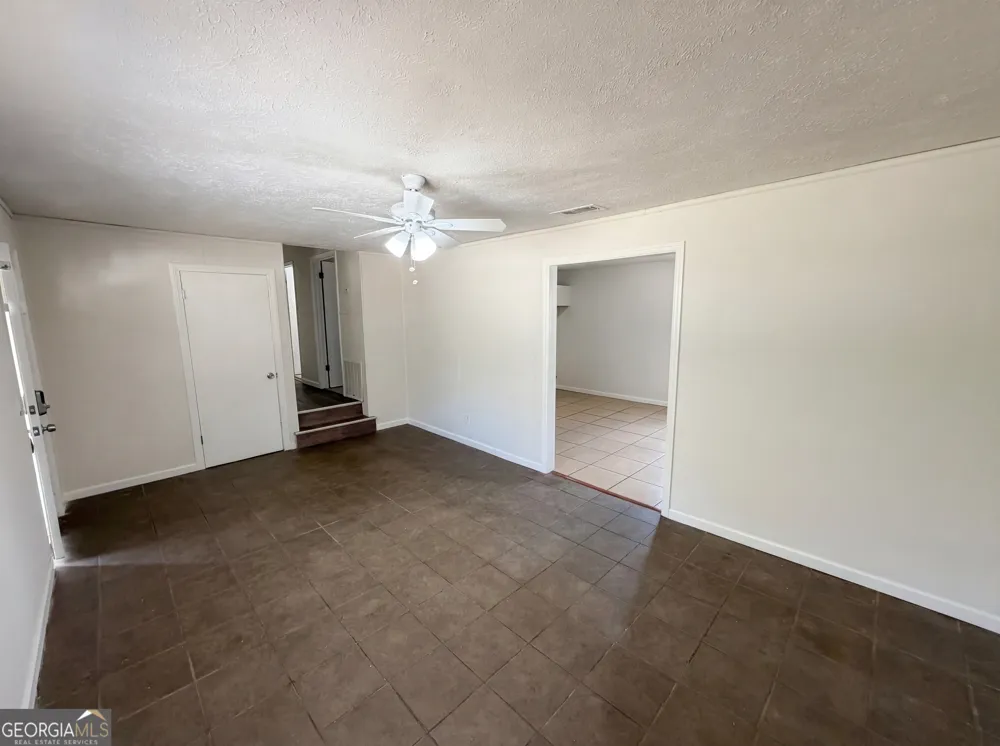 2405 Eric LN Douglasville, GA 30135