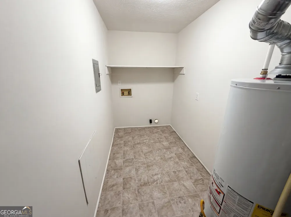 2405 Eric LN Douglasville, GA 30135