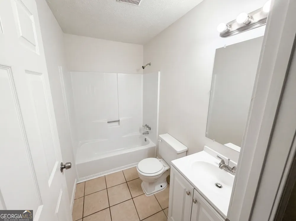 2405 Eric LN Douglasville, GA 30135