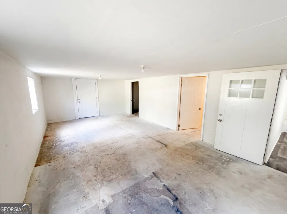 2405 Eric LN Douglasville, GA 30135