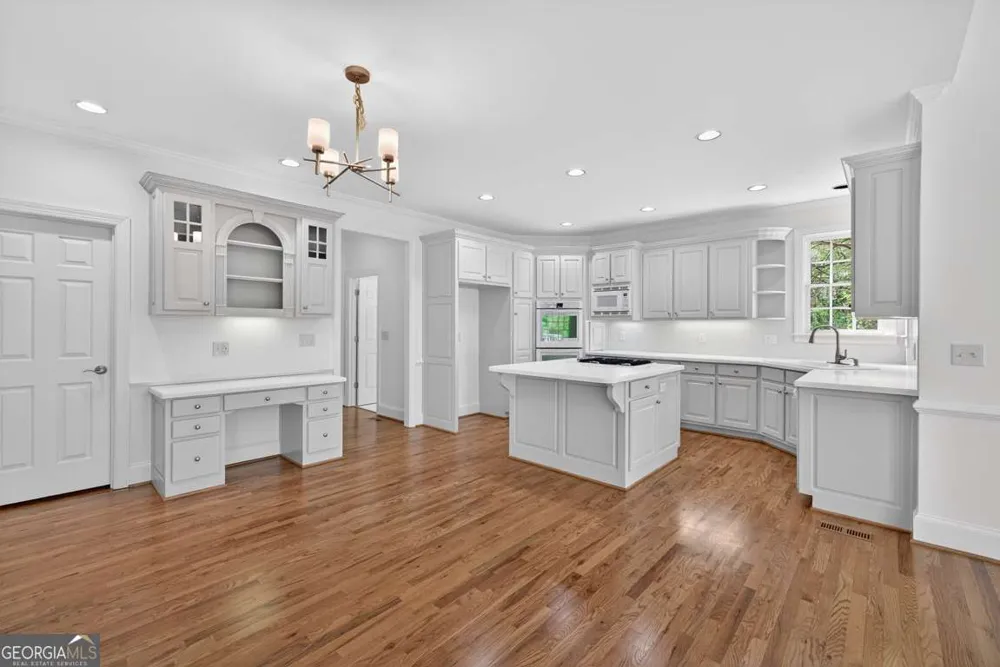 6130 Banbury CT Suwanee, GA 30024