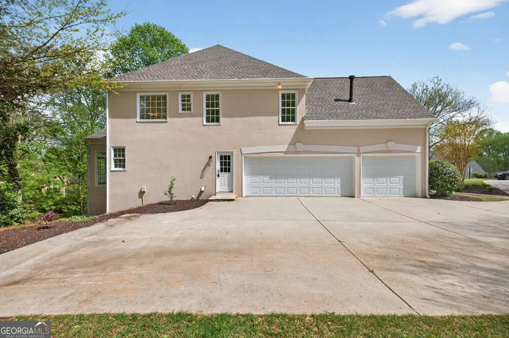 6130 Banbury CT Suwanee, GA 30024