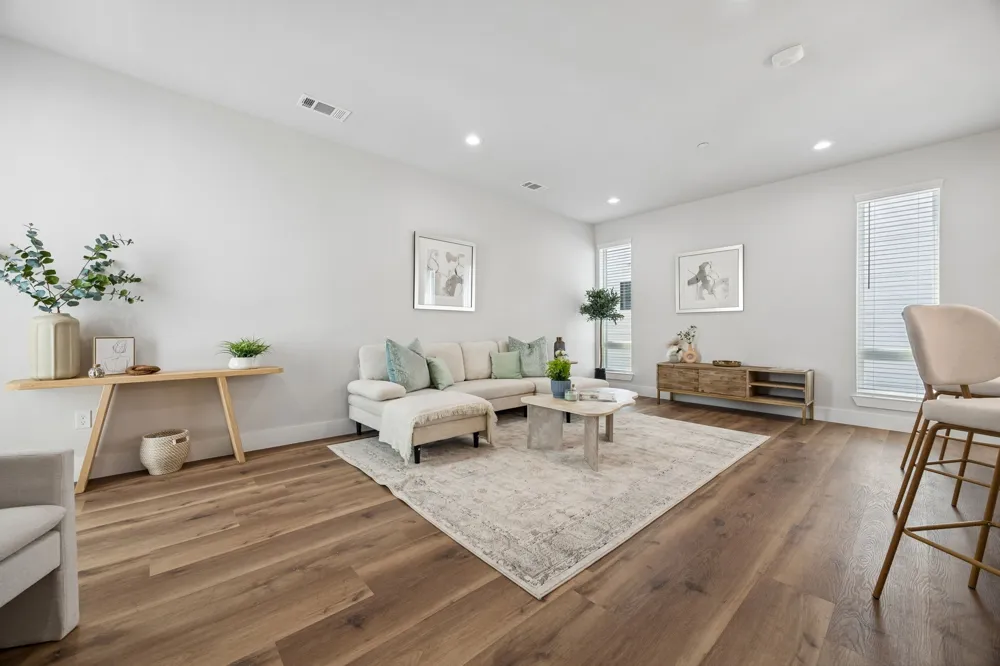 5633 Live Oak #104 Dallas, TX 75206