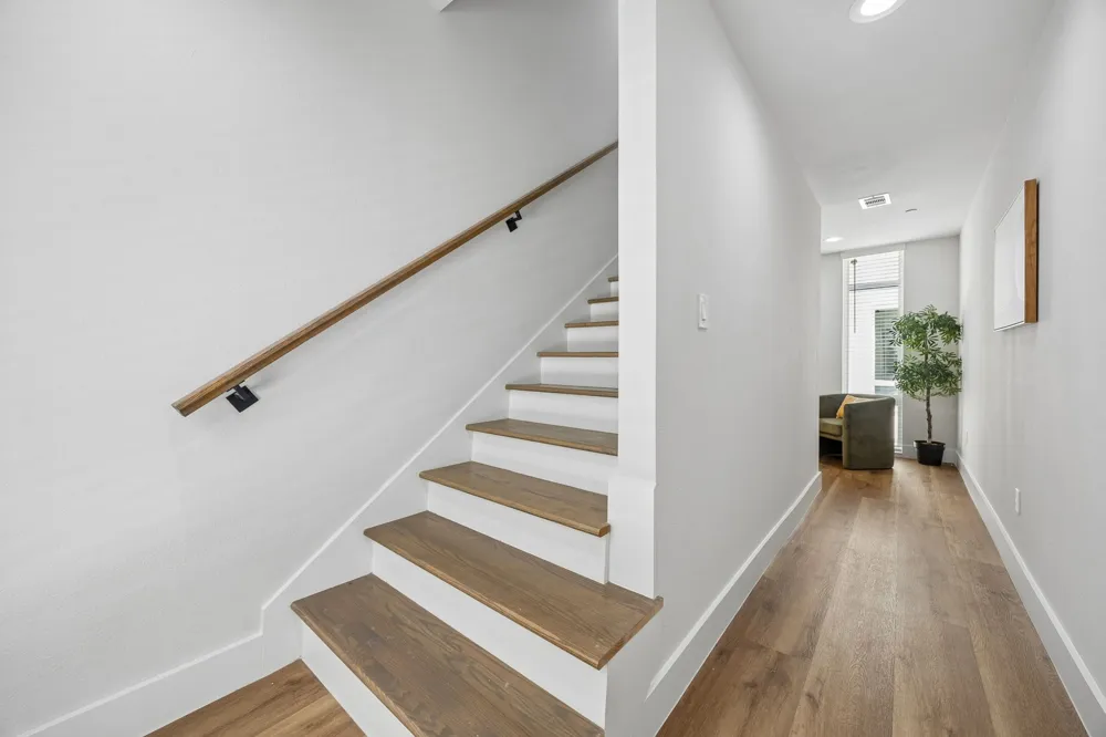 5633 Live Oak #104 Dallas, TX 75206