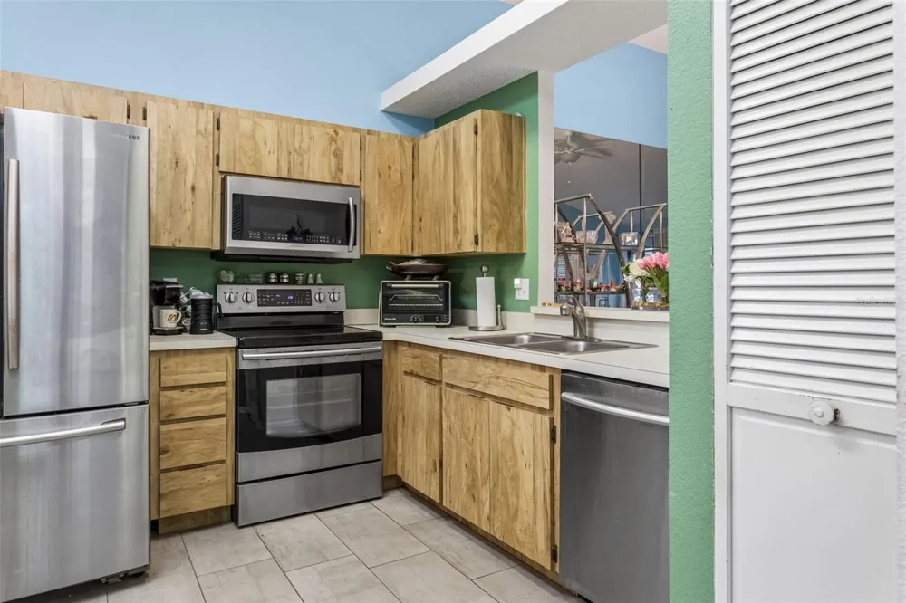 12602 CASTLE HILL DRIVE Tampa, FL 33624