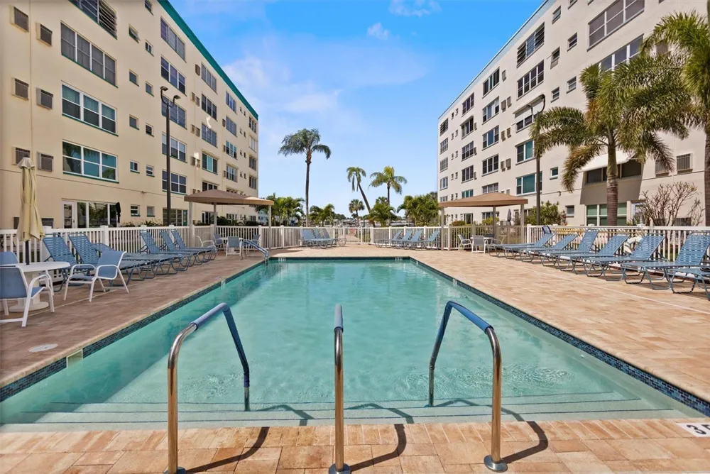 2960 59TH STREET S #105 Gulfport, FL 33707