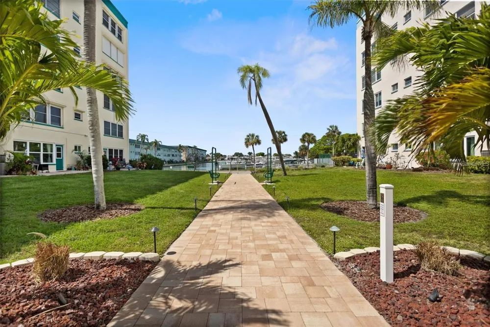 2960 59TH STREET S #105 Gulfport, FL 33707
