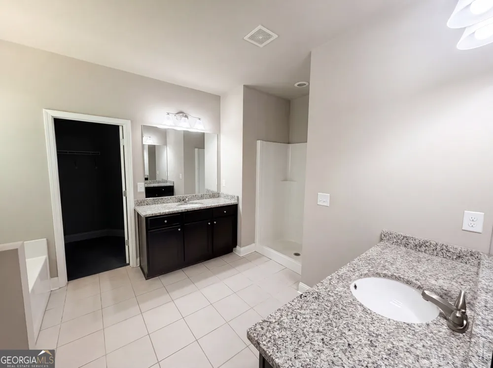 1209 Windstone DR Winder, GA 30680