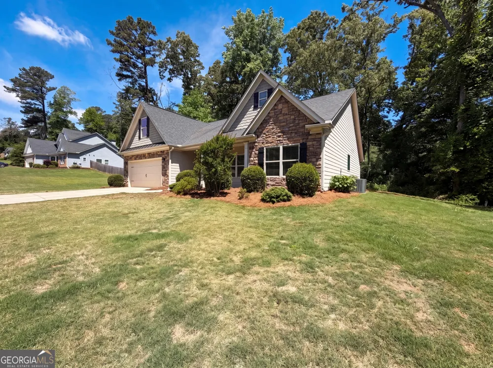 1209 Windstone DR Winder, GA 30680