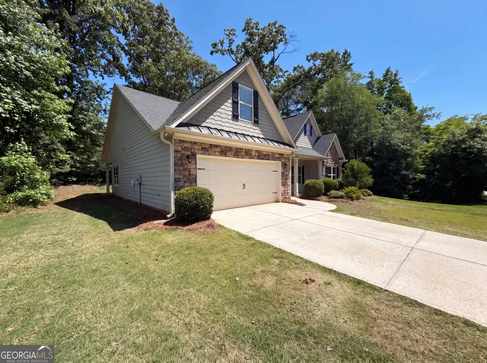 1209 Windstone DR Winder, GA 30680