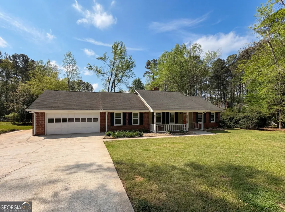 1622 Spaniel CT SW Conyers, GA 30094