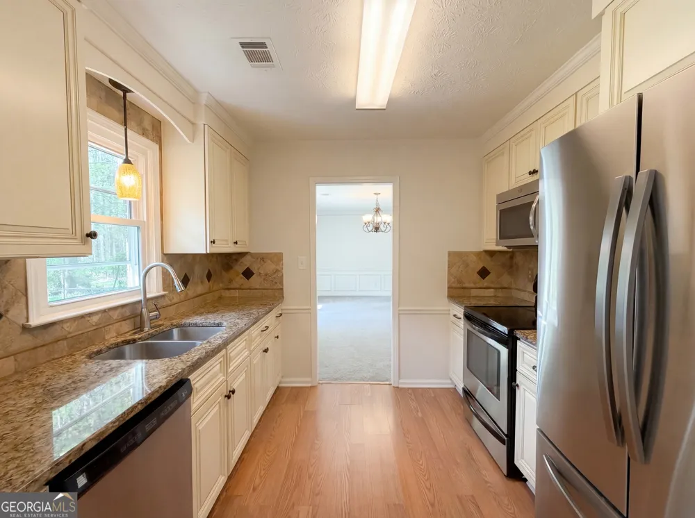 1622 Spaniel CT SW Conyers, GA 30094