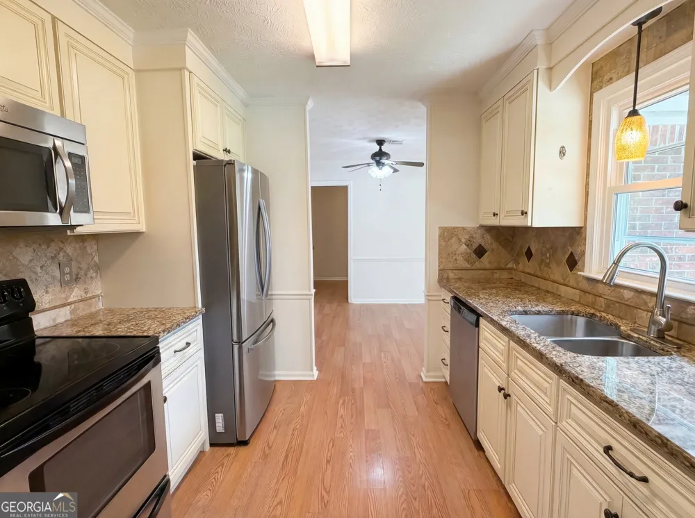 1622 Spaniel CT SW Conyers, GA 30094
