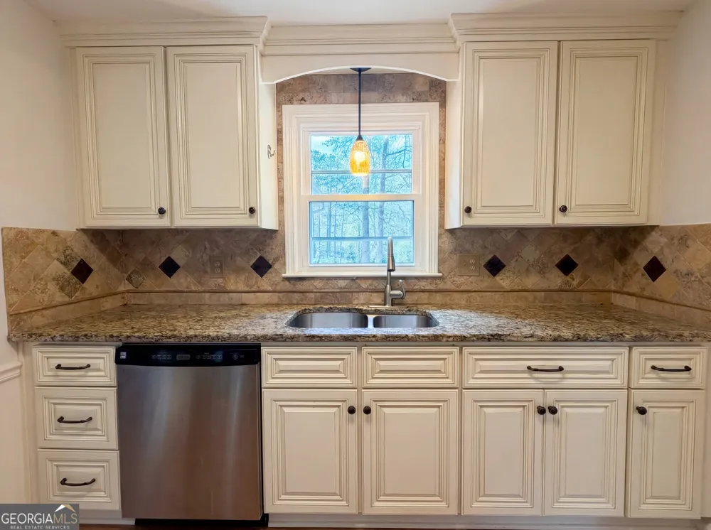 1622 Spaniel CT SW Conyers, GA 30094