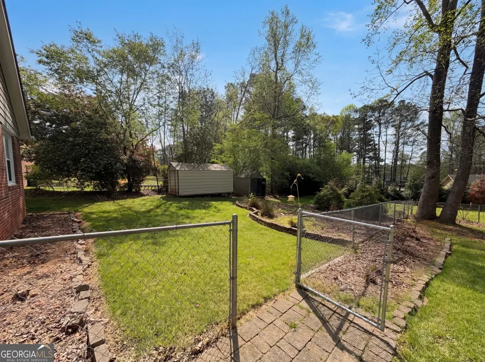 1622 Spaniel CT SW Conyers, GA 30094