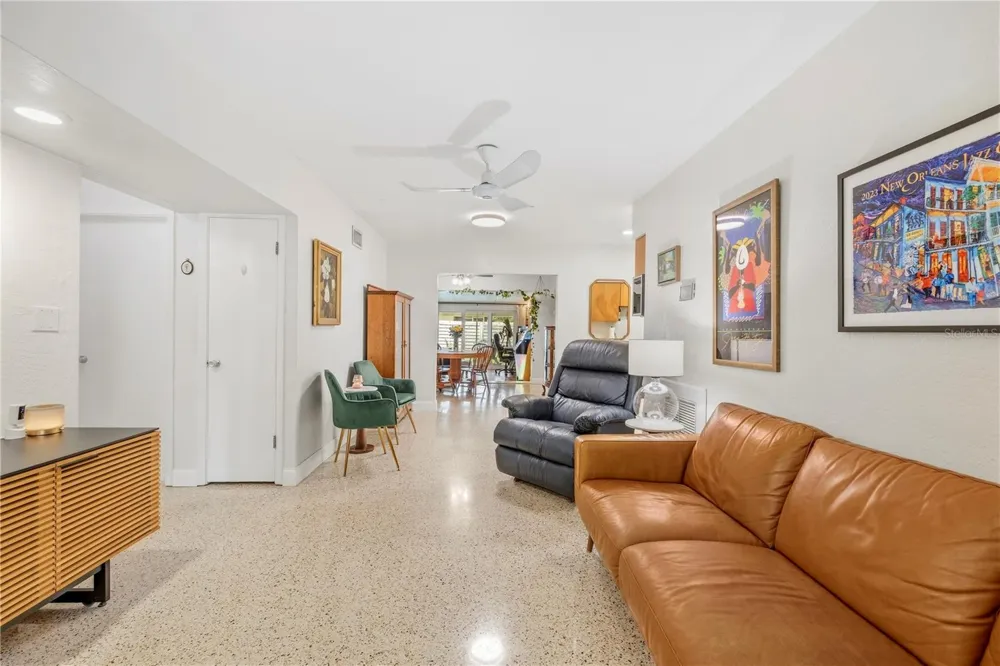 1512 COUNTRY LANE W Clearwater, FL 33759