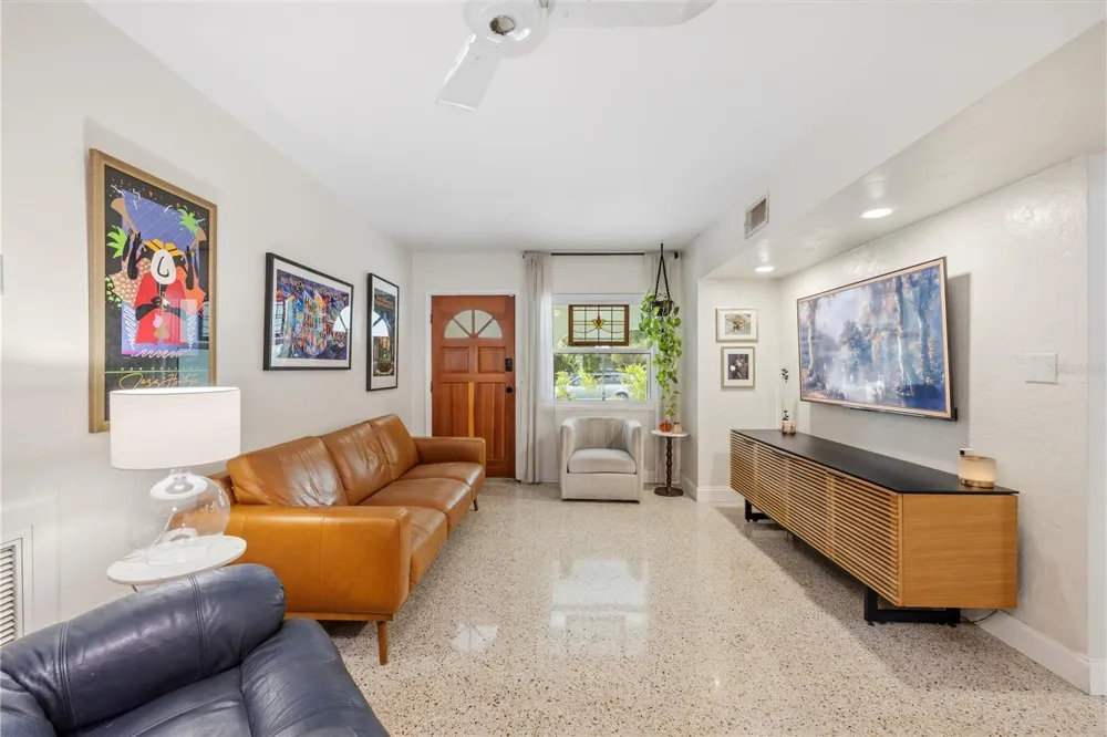1512 COUNTRY LANE W Clearwater, FL 33759