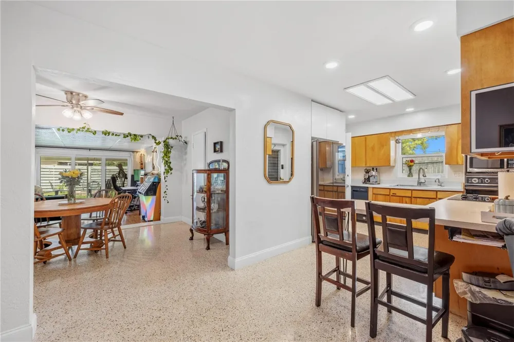 1512 COUNTRY LANE W Clearwater, FL 33759