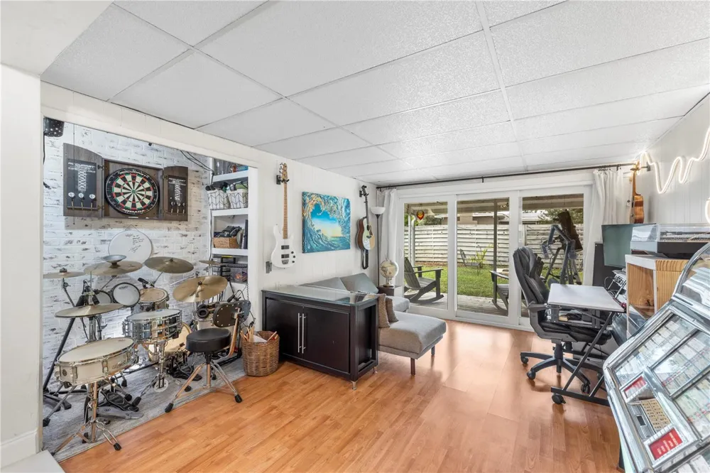 1512 COUNTRY LANE W Clearwater, FL 33759