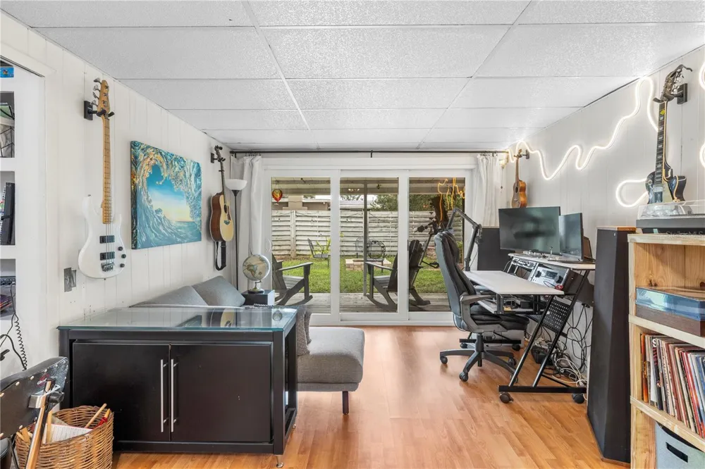 1512 COUNTRY LANE W Clearwater, FL 33759