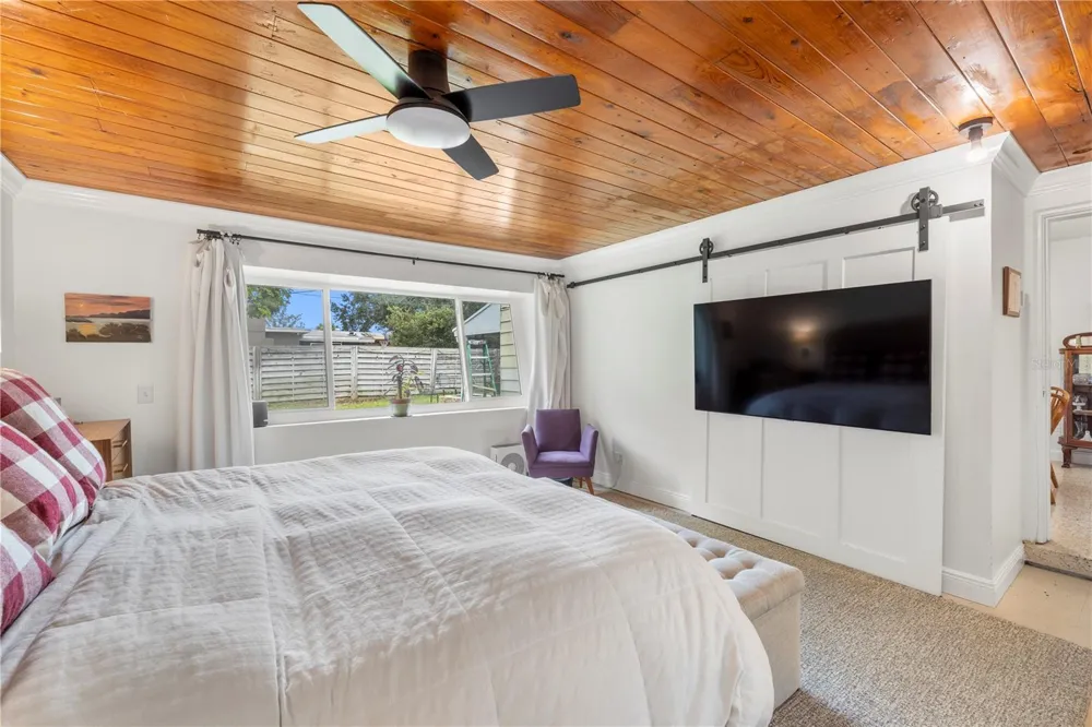 1512 COUNTRY LANE W Clearwater, FL 33759