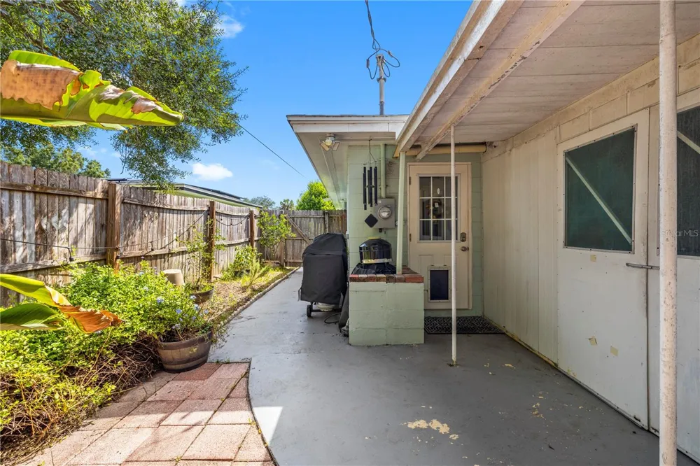 1512 COUNTRY LANE W Clearwater, FL 33759