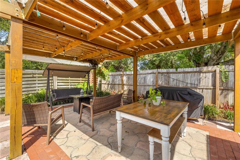 1512 COUNTRY LANE W Clearwater, FL 33759