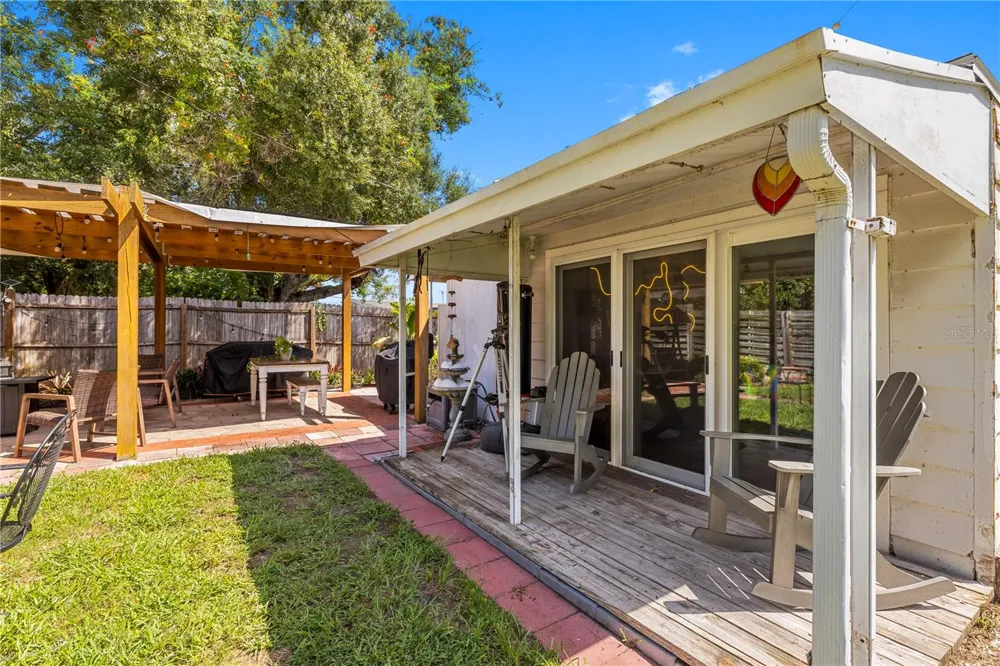 1512 COUNTRY LANE W Clearwater, FL 33759