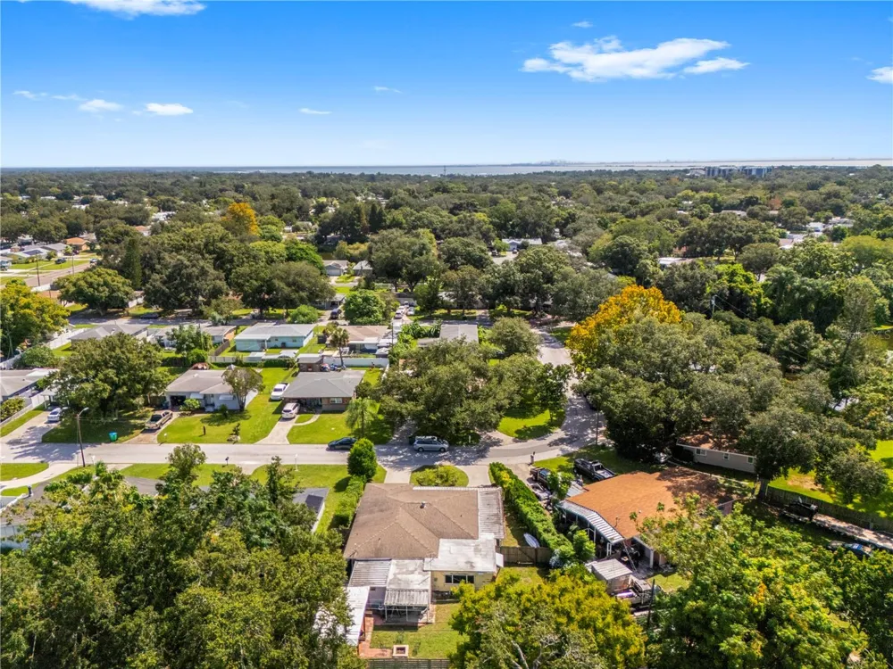 1512 COUNTRY LANE W Clearwater, FL 33759