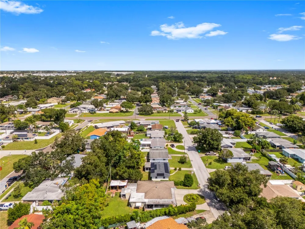 1512 COUNTRY LANE W Clearwater, FL 33759
