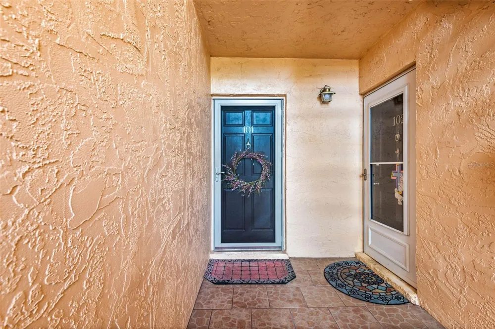 101 DOGWOOD CIRCLE Seminole, FL 33777