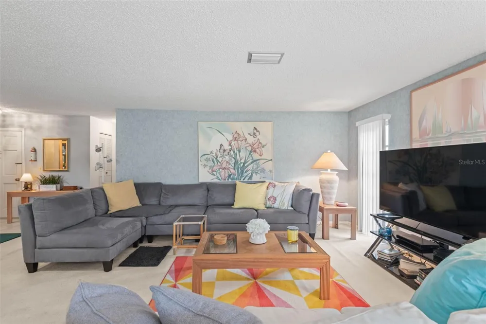 101 DOGWOOD CIRCLE Seminole, FL 33777