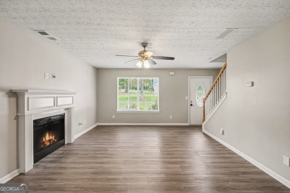 35 Arnold WAY Covington, GA 30016