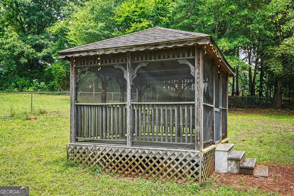 35 Arnold WAY Covington, GA 30016