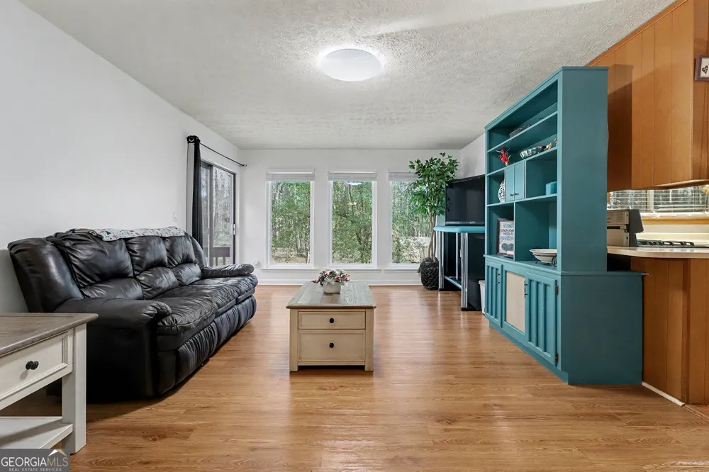 134 Hidden Valley RD Fayetteville, GA 30214