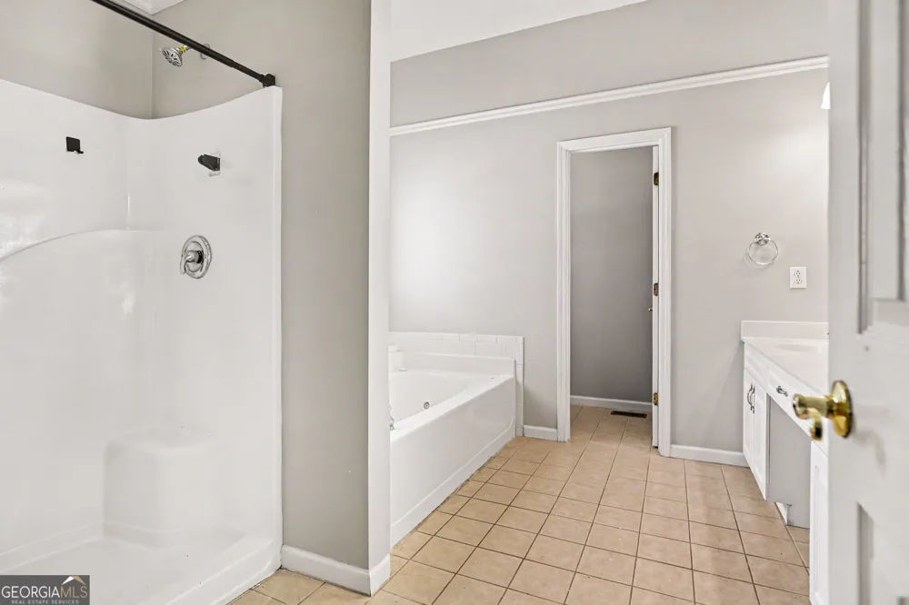 165 Normandy DR Fayetteville, GA 30214