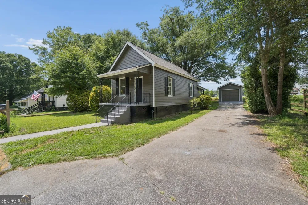 108 3rd ST Monroe, GA 30655