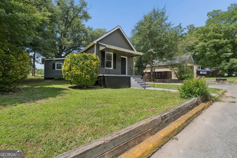 108 3rd ST Monroe, GA 30655
