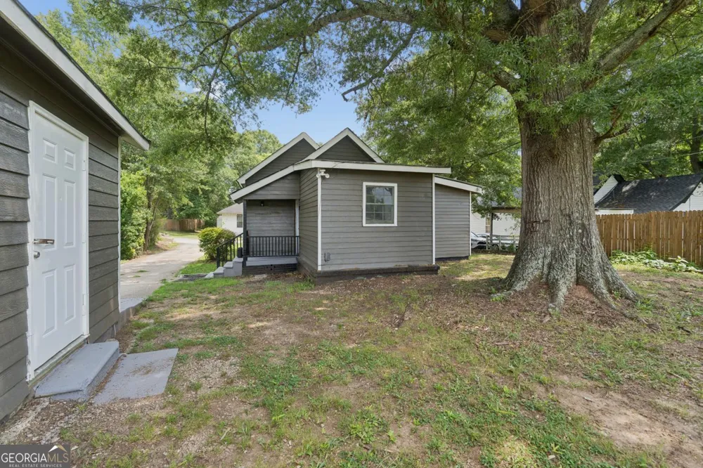 108 3rd ST Monroe, GA 30655