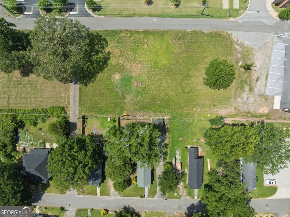 108 3rd ST Monroe, GA 30655